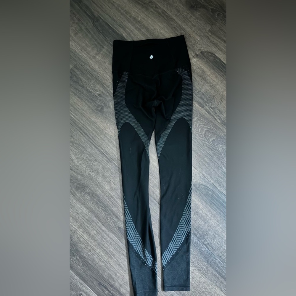 Lululemon black leggings